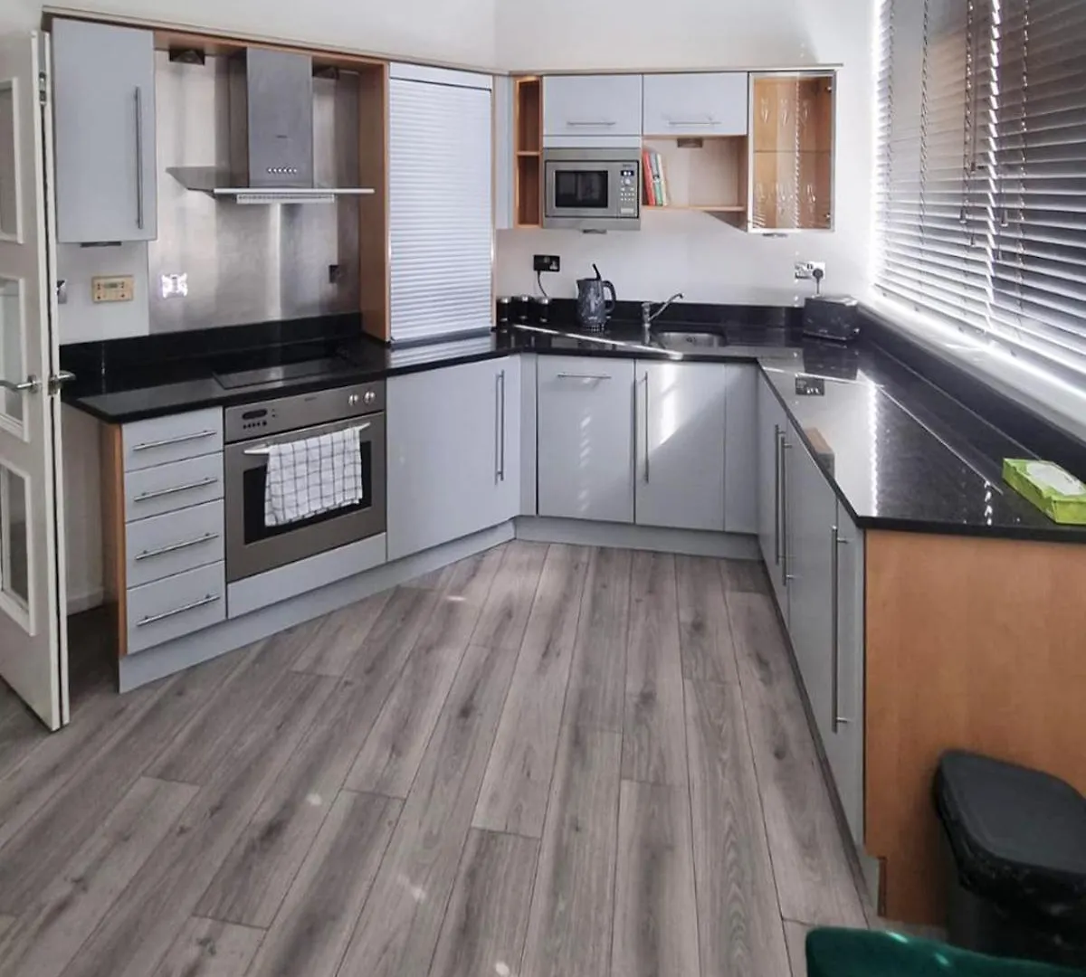 Brighton Pavilion Modern Apartment Near The Beach - Parking Available