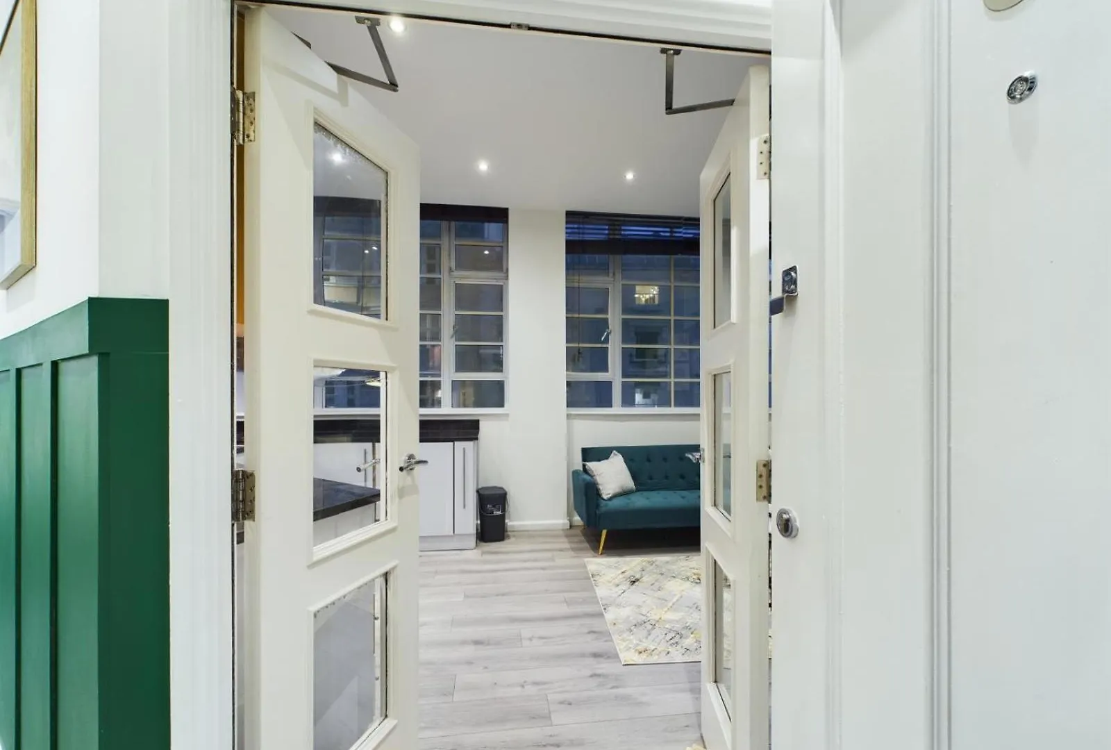 Brighton Pavilion Modern Apartment Near The Beach - Parking Available